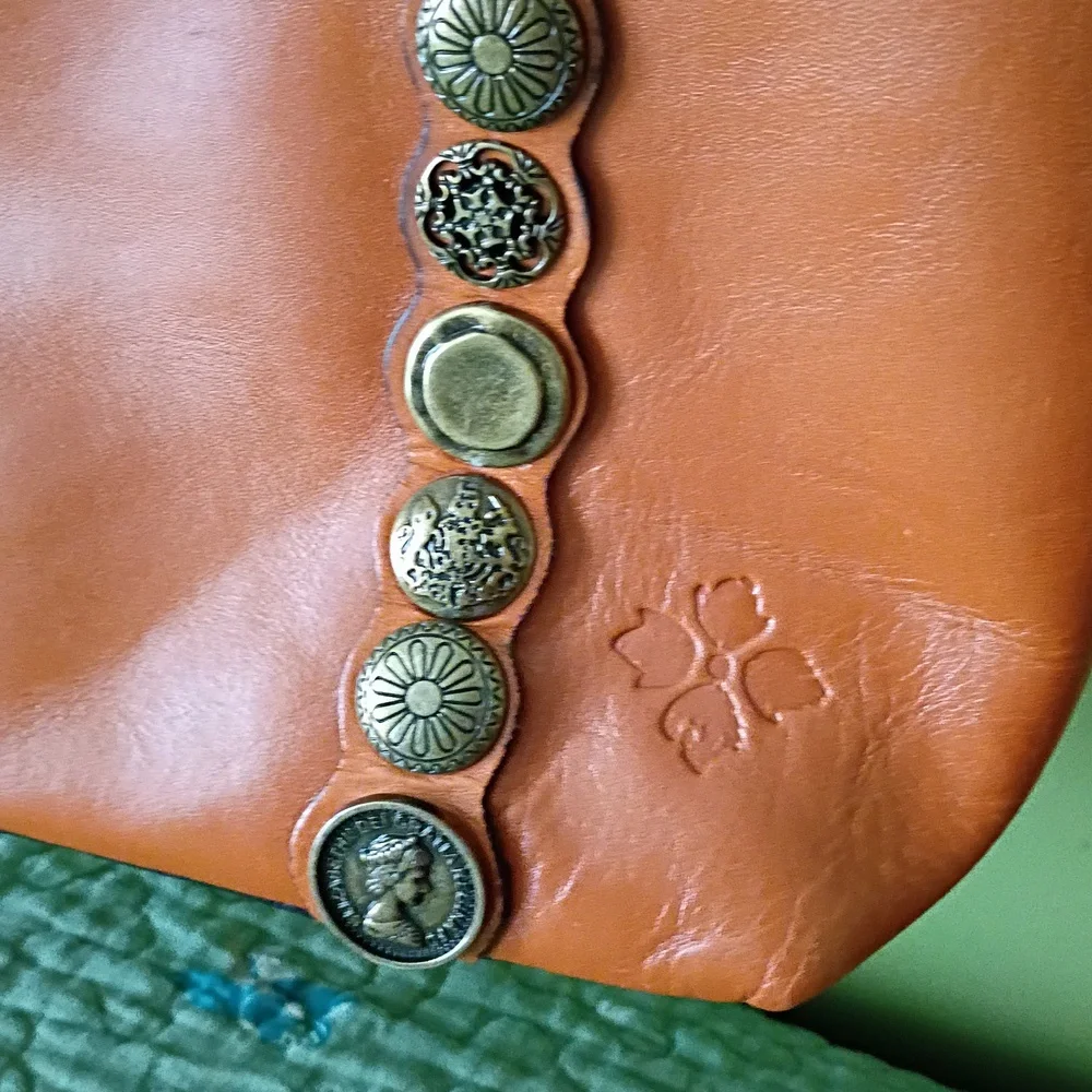Patricia Nash Tan Shoulder/Tote Bag with Brass Medallion Accent - Picture 4 of 12